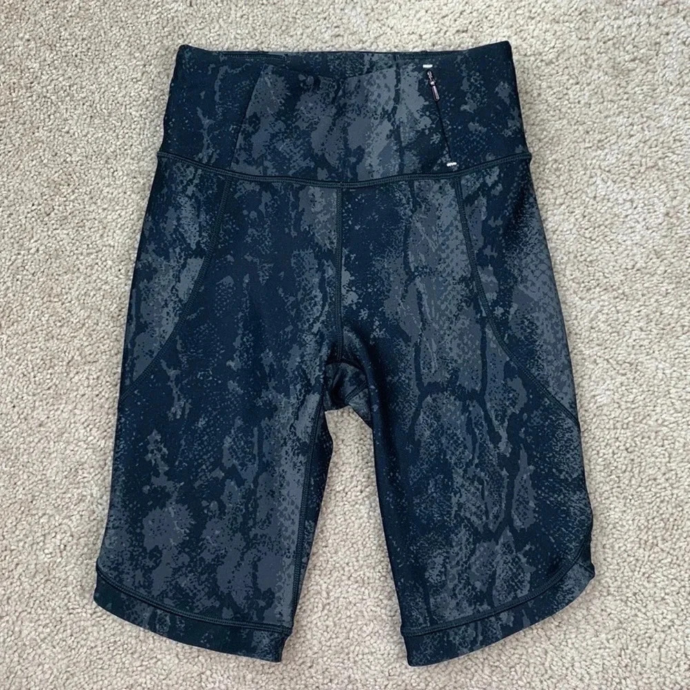 Calia black gray snakeskin bike shorts sz xs